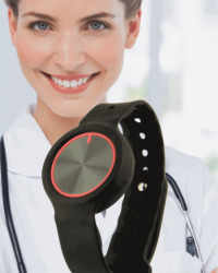 Aerztin-mit-TMS-SafeDot-e1739391420930-410x650